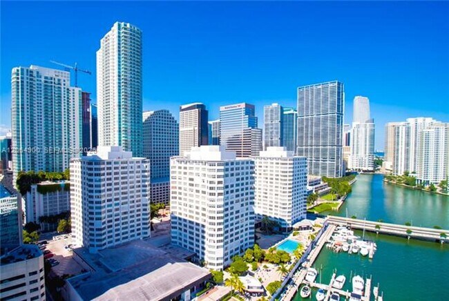 Building Photo - 801 Brickell Bay Dr