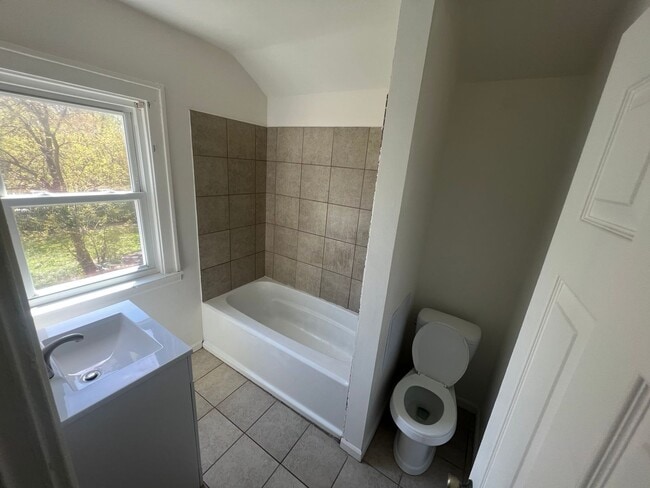 Foto del edificio - 3 bedroom home for rent