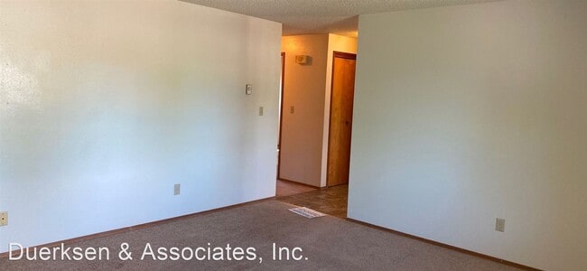 Building Photo - 555 NW Kings Blvd