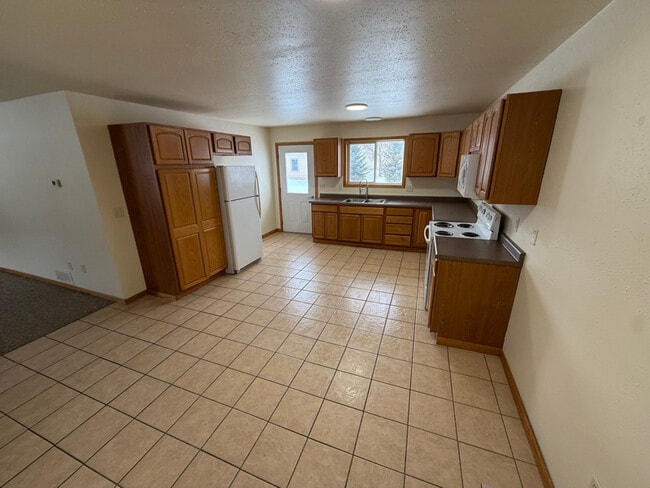 Building Photo - 503 W Prospect St