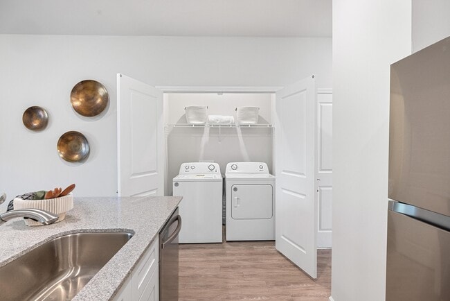 Laundry Room - Creekside Cottages at Opelika