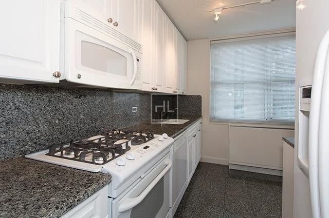 Foto del edificio - 1 Bed 1 bath on East 39th Street