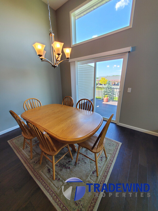 Foto del edificio - 2622 Waterfall Way NW