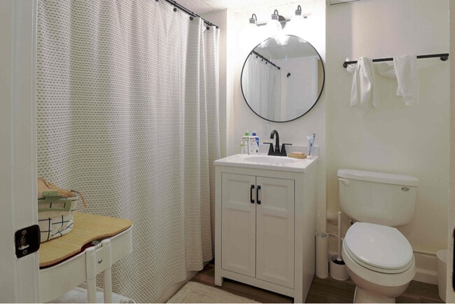 Foto del edificio - 2080 Oakcrest Cir