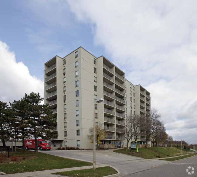 Building Photo - 297 Queens Ave