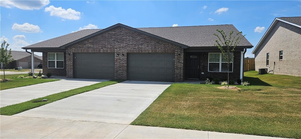 Photo - 6807 NW Trevy Street Unit