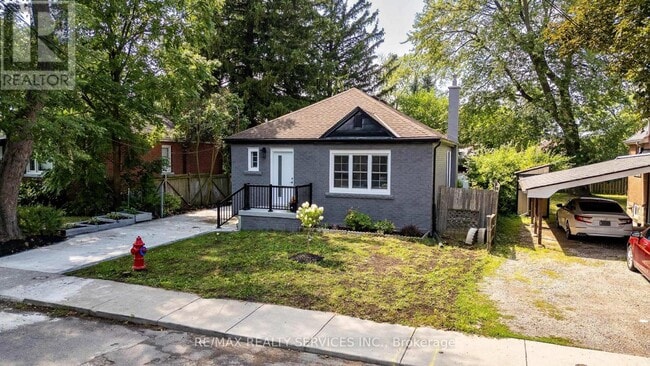 Photo du bâtiment - 74 W 3rd St