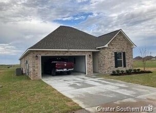 Building Photo - 4487 Lakes Edge Dr