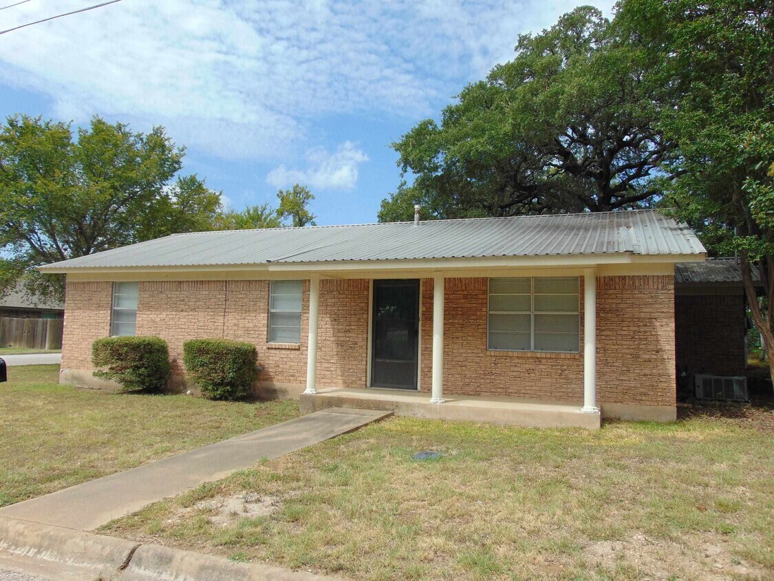 Primary Photo - 608 S Pierce St