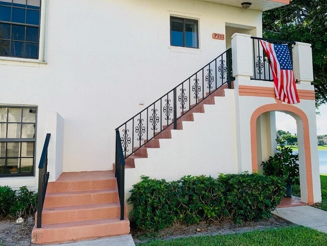 Building Photo - 330 Palmwood Pl