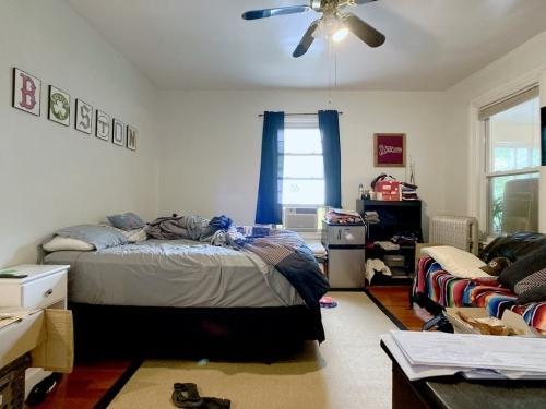 Foto del edificio - 4 bedroom in Medford MA