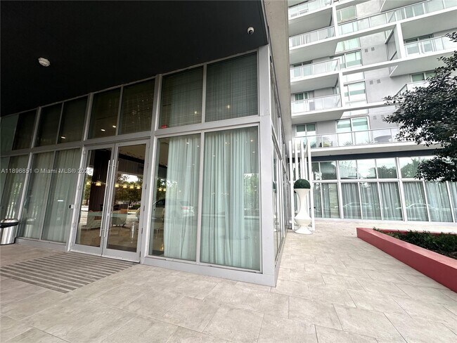 Foto del edificio - 2000 Metropica Wy