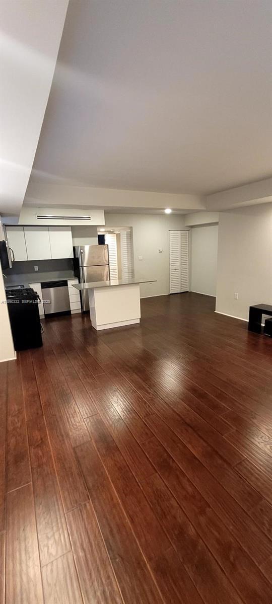 Foto del edificio - 7333 Dickens Ave