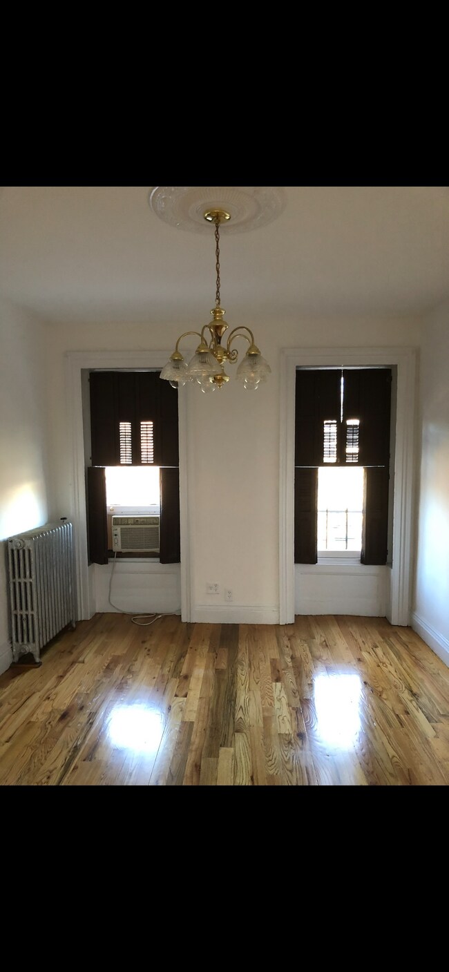 Foto del edificio - 142 Clinton Ave