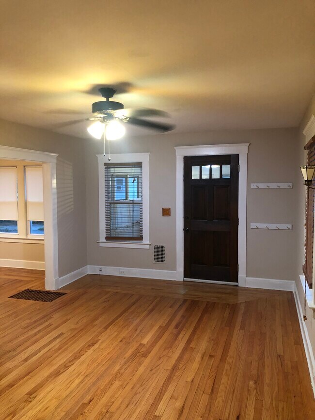 Foto del edificio - 18 Lilac Ave