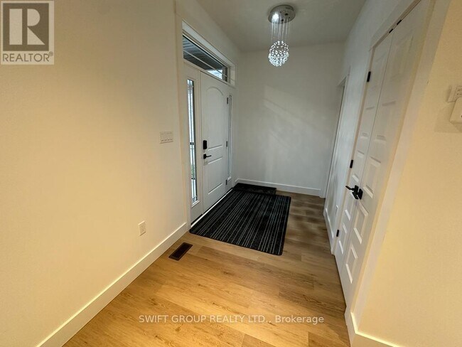 Photo du bâtiment - 1312 14th Ave E