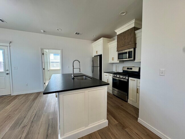 Foto del edificio - 704 Hornady St