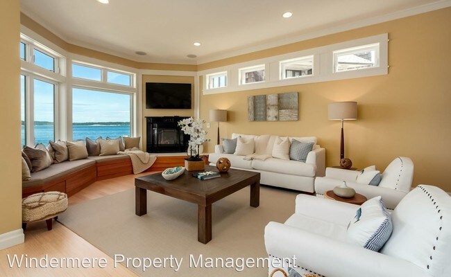 Foto del edificio - 15712 Point Monroe Dr NE