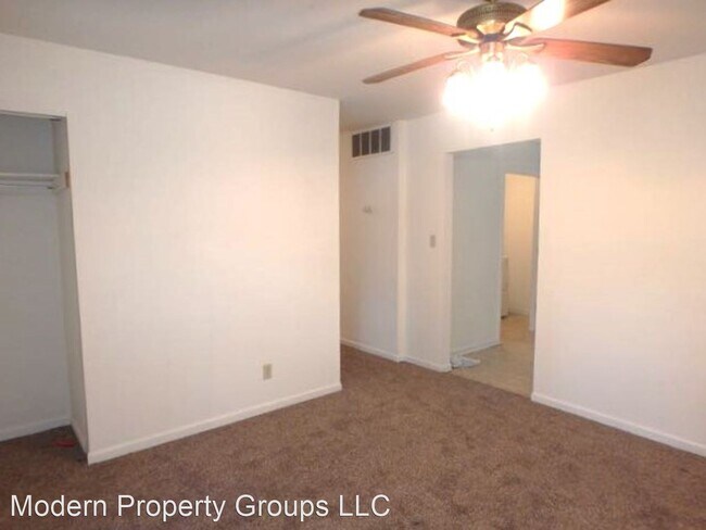 Building Photo - 3 br, 1 bath House - 114 Oak