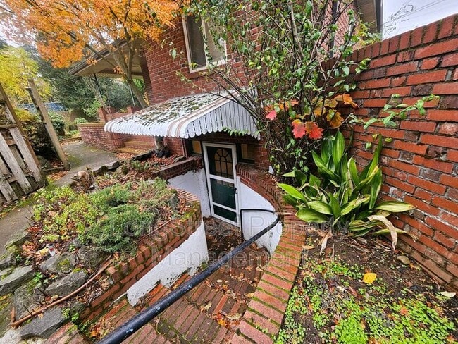 Building Photo - 513 SE 157th Ave