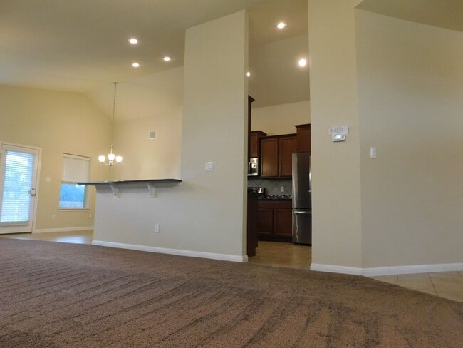 Building Photo - Available NOW!!!! Beautiful 4 bedroom 2 ba...
