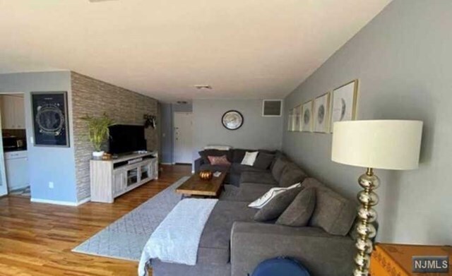 Foto del edificio - 74 Orient Way