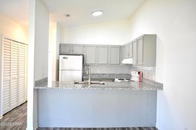 Foto del edificio - 8131 Sunset Ave