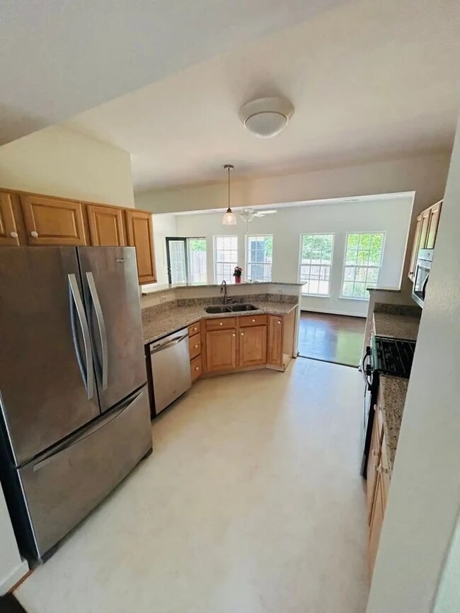 Foto del edificio - 3209 Friars Walk Ln