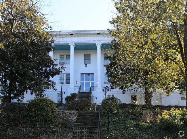 Building Photo - Peachtree Circle Apartments