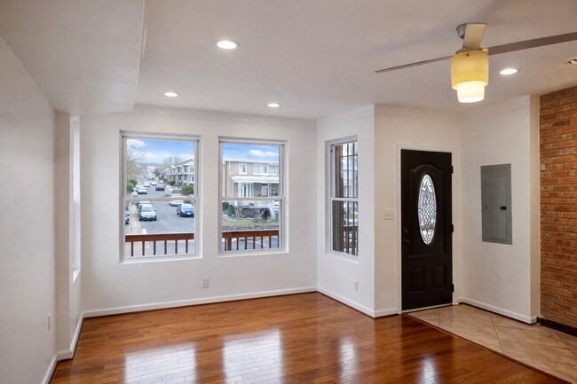 Foto del edificio - 1933 4th St NE