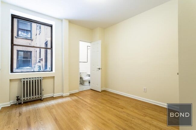 Building Photo - 305 W 45th St