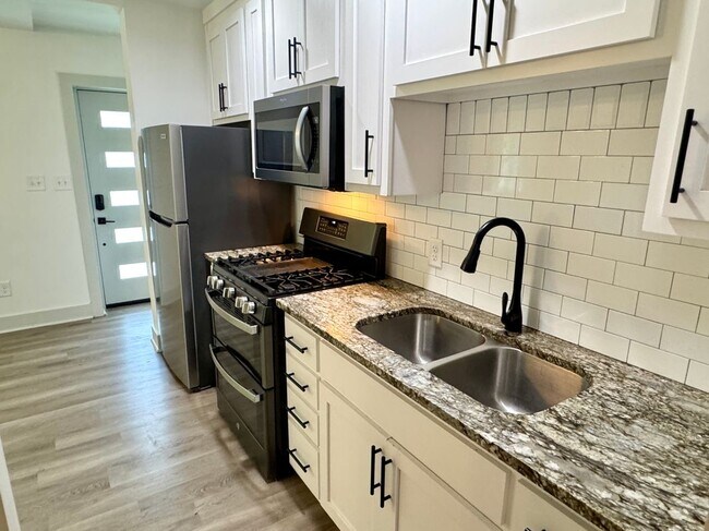 Foto del edificio - 1473 Calhoun St Ln