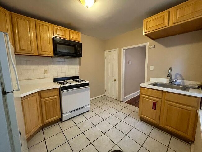 Kitchen - 2431 Sharswood St