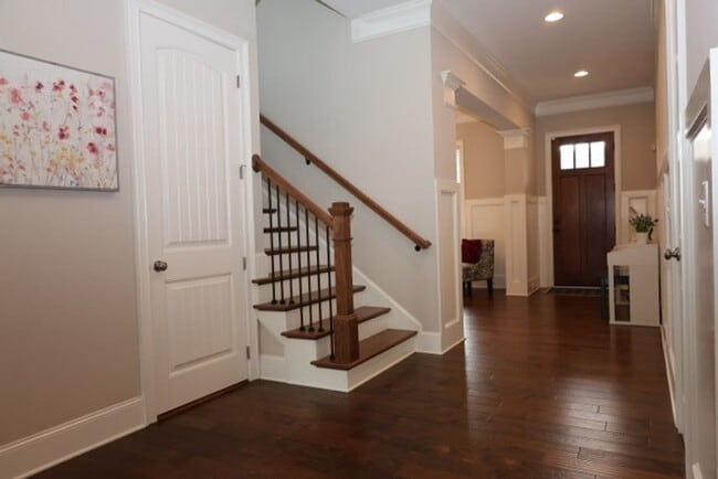 Building Photo - Single Family Home In Desired Neighborhood...