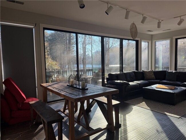 Building Photo - 4225 Burns Heritage Trail