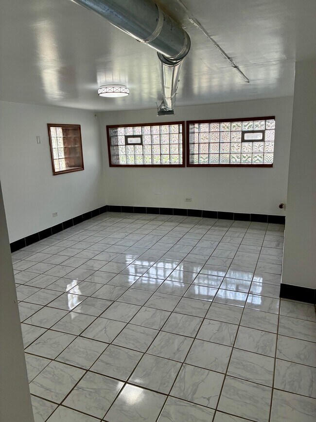 Foto del edificio - 1111 N Leclaire Ave