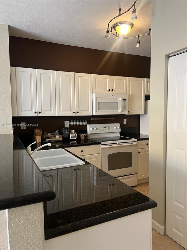 Foto del edificio - 9353 SW 227th St