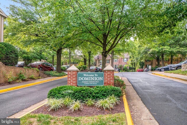 Foto del edificio - 2131 Kings Mill Ct