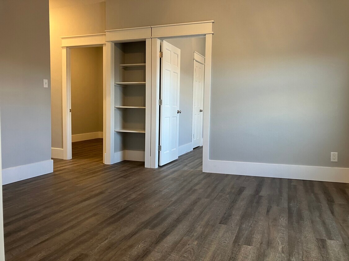 239 2nd Ave NE Unit 7, Valley City, ND 58072 Apartments in Valley