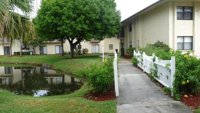 Building Photo - 2050 Oleander Blvd