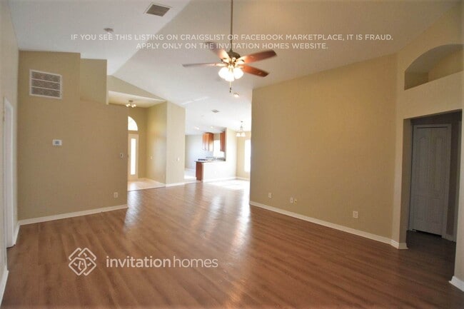 Foto del edificio - 3211 Shady Lily Ln