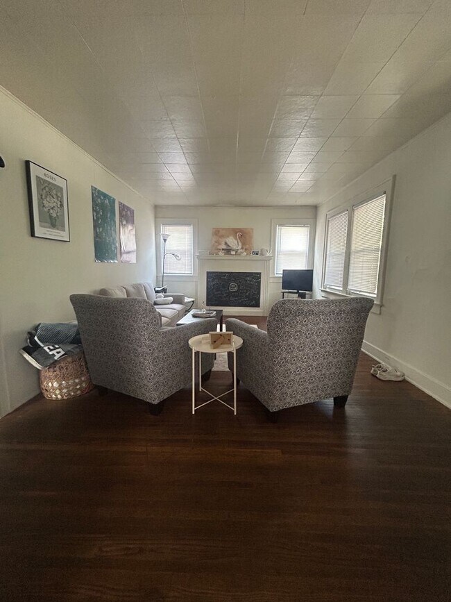 Foto del edificio - *Available 2026* Charming 3 Bed 1 Bath Home!