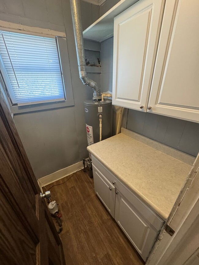 Foto del edificio - 2 Bed 1 Bath Saginaw Home w/ Garage