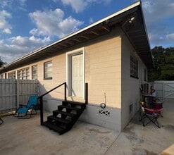 Building Photo - 4024 Meadowbrook Ave