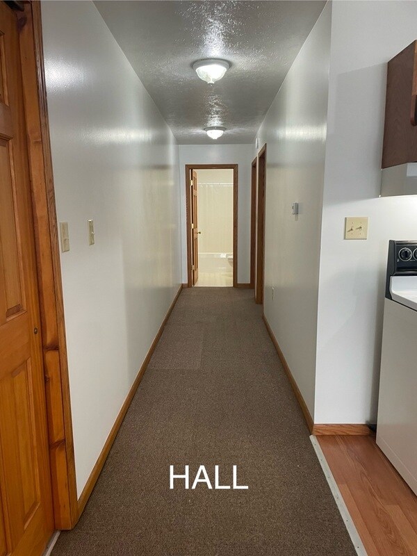 Building Photo - 102 N. Main St, Apt F