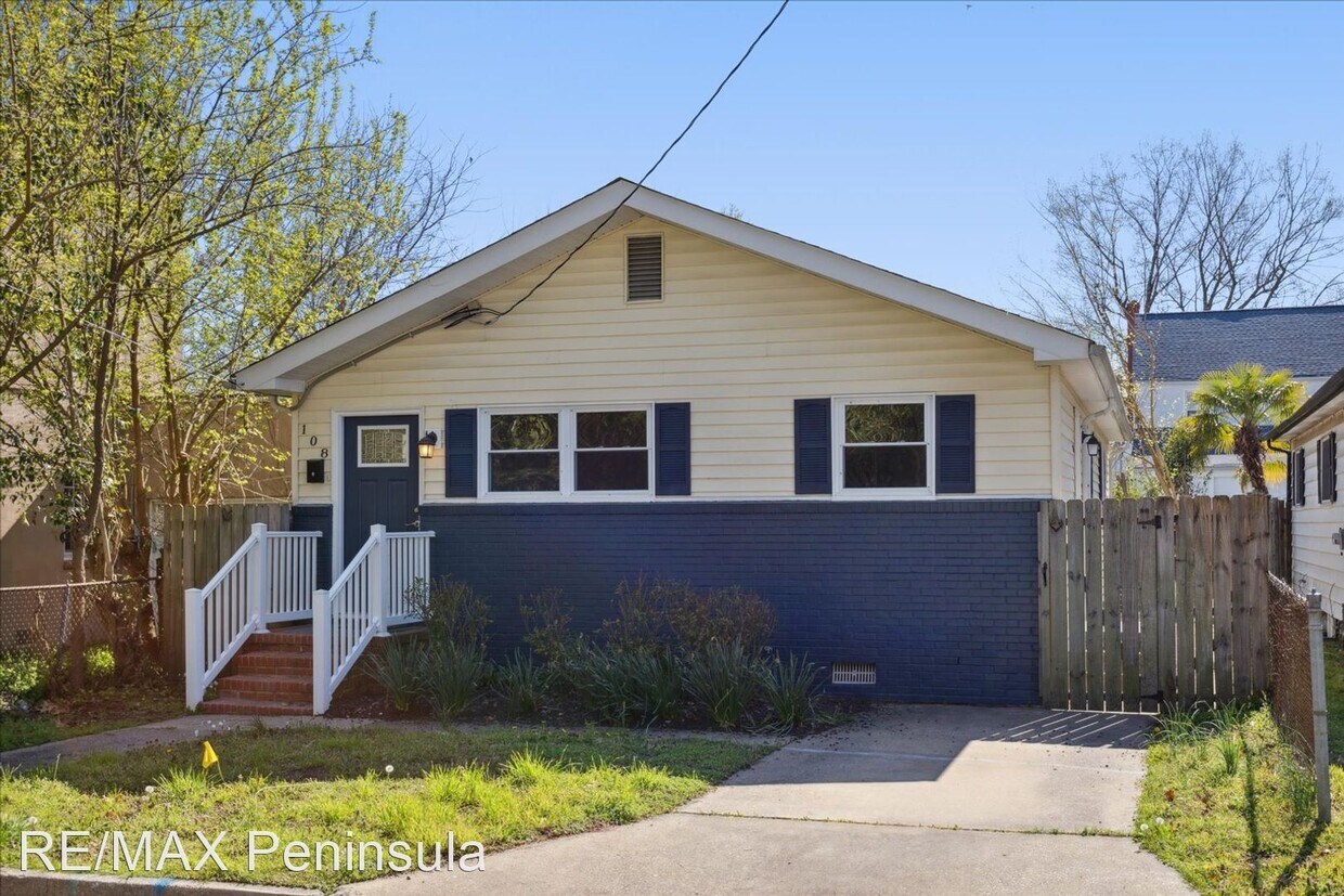 Primary Photo - 3 br, 2 bath House - 108 Kelly Avenue E