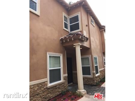 Primary Photo - 1541 N Vista St