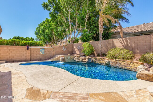 Building Photo - 6866 W Avenida Del Rey
