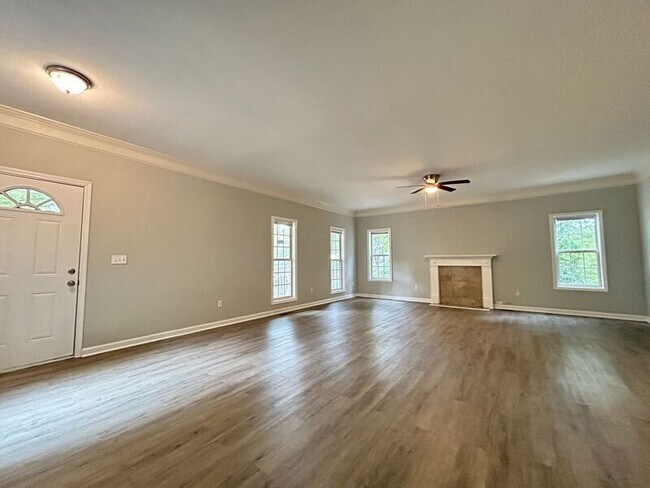 Building Photo - 190 Stanhope Cir NW