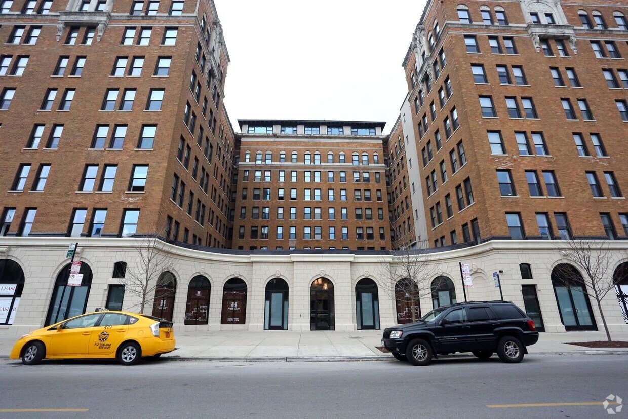 Somerset Place Apartments Apartments Chicago, IL